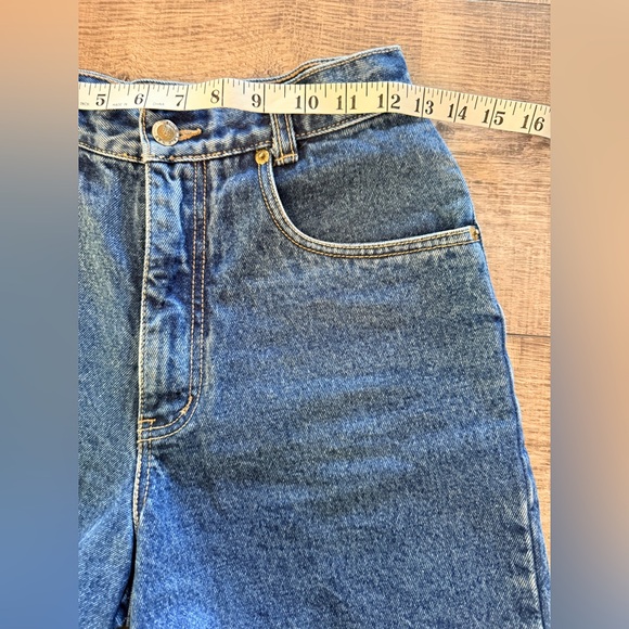 Vintage 80s Lawman High Waisted 100% Cotton Denim Jean Shorts Size 5 - Picture 5 of 8